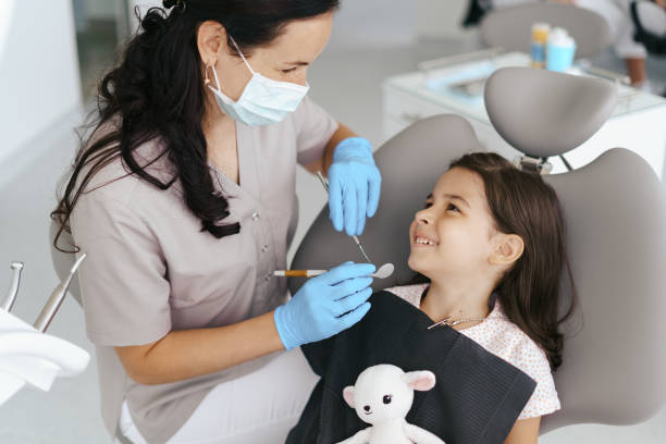 Best Emergency Gum Treatment in Holcom, KS